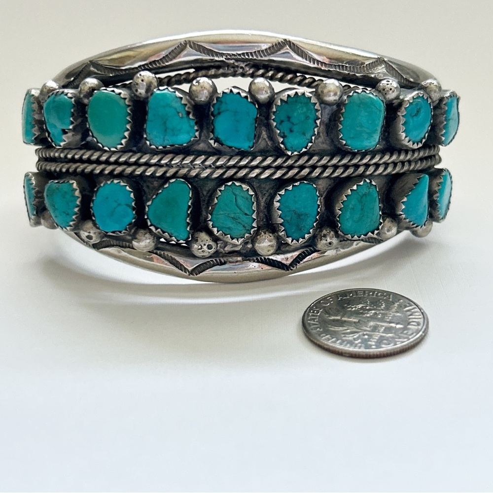 Breathtaking Vintage Statement Southwestern Turquoise Silver Cuff Bracelet - Picture 11 of 13